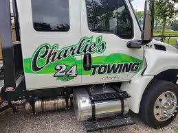 Charlie's 24 Hour Towing